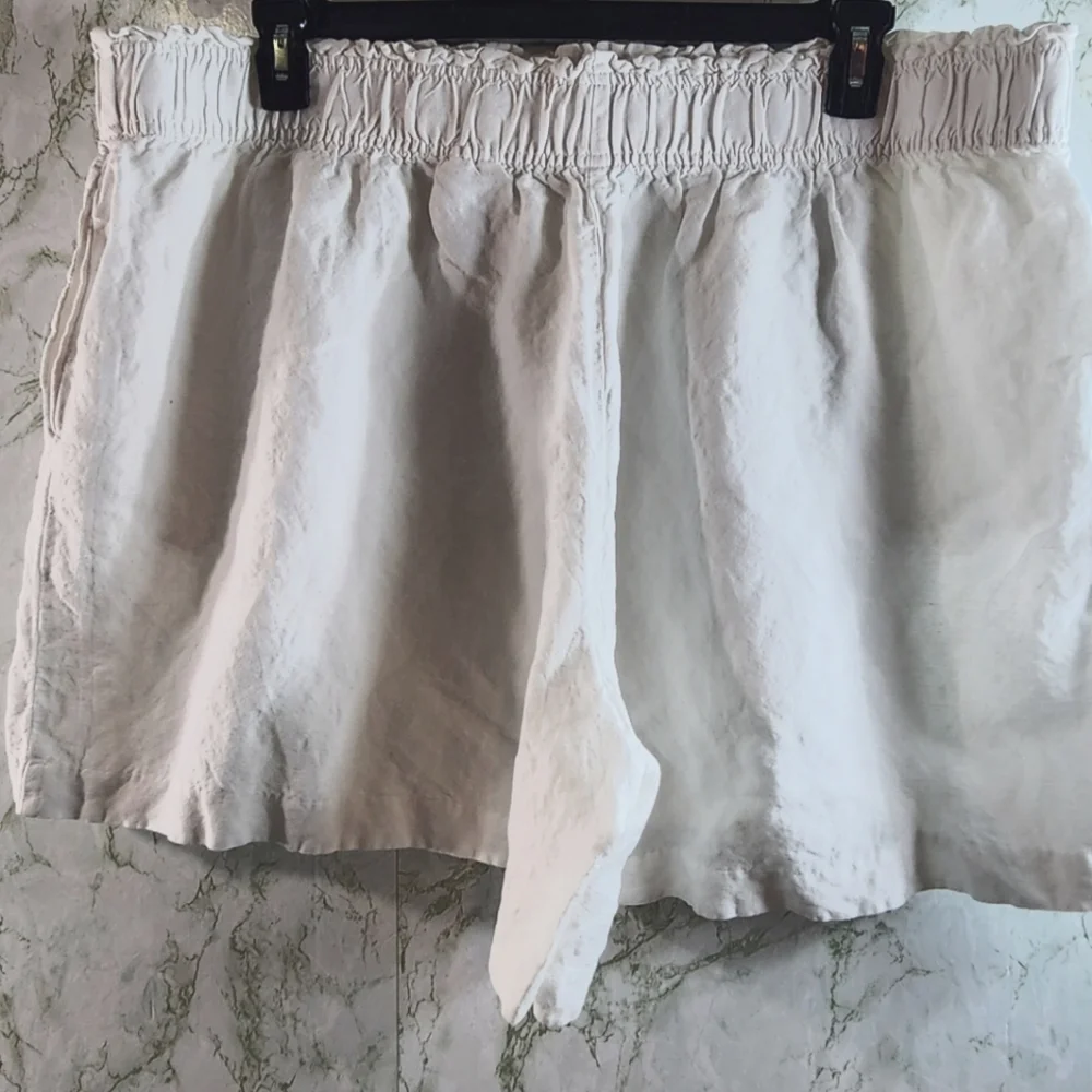 H & M White Linen Blend Shorts